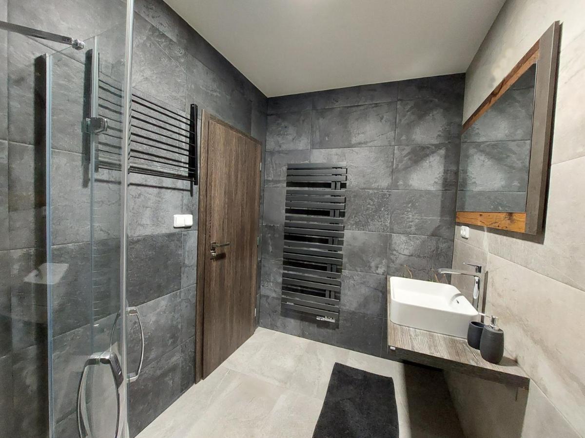 Apartman Rezidence Javor เชเลซนารูดา ภายนอก รูปภาพ